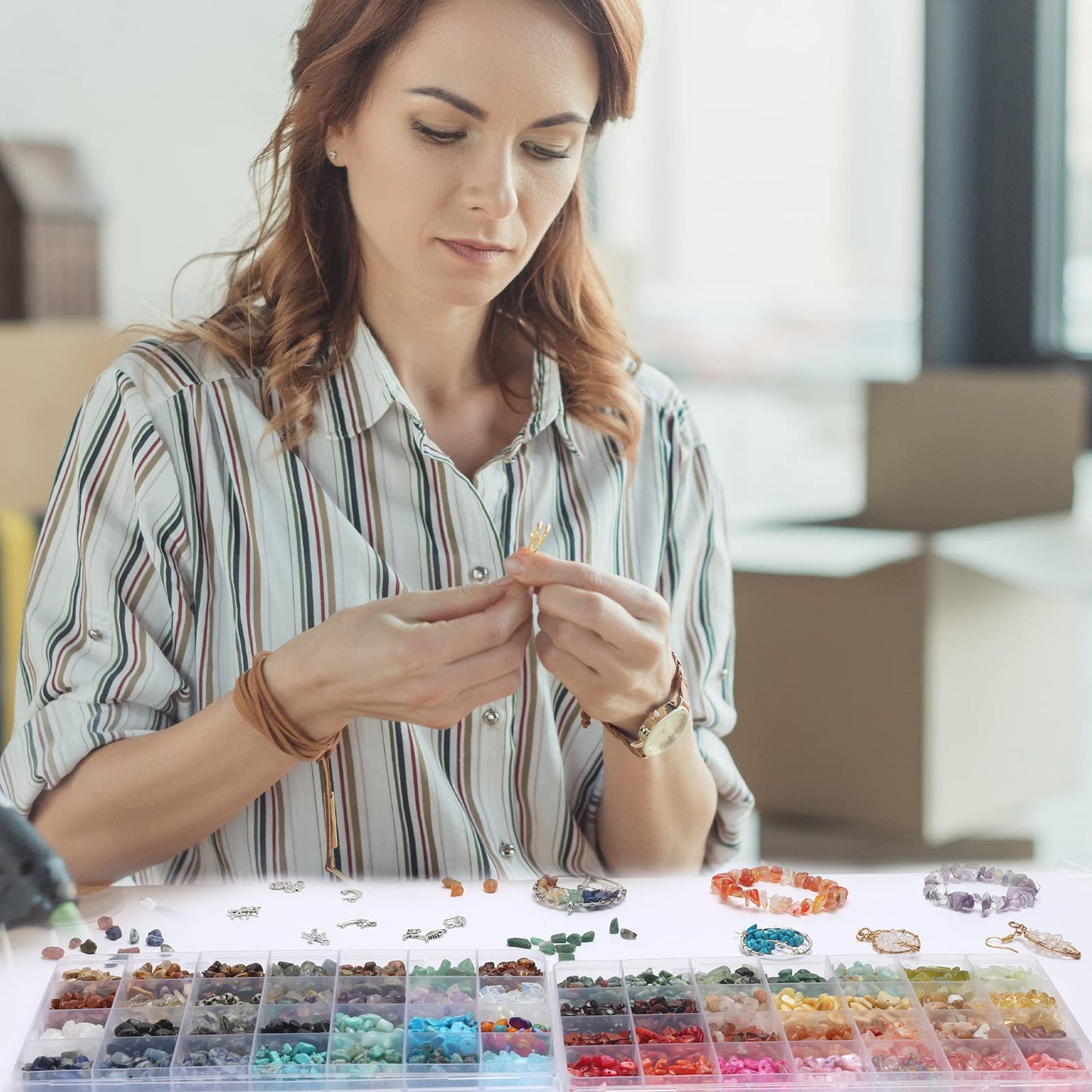 QUEFE Jewelry Making Supplies Kit 1800pcs 56 Colors Crystal Beads, Bracelet Making Kit Gemstone Chip Beads Irregular Natural Stone Jewelry Pliers, Beading Wire, Earring Hooks, Rings for DIY Crafter
