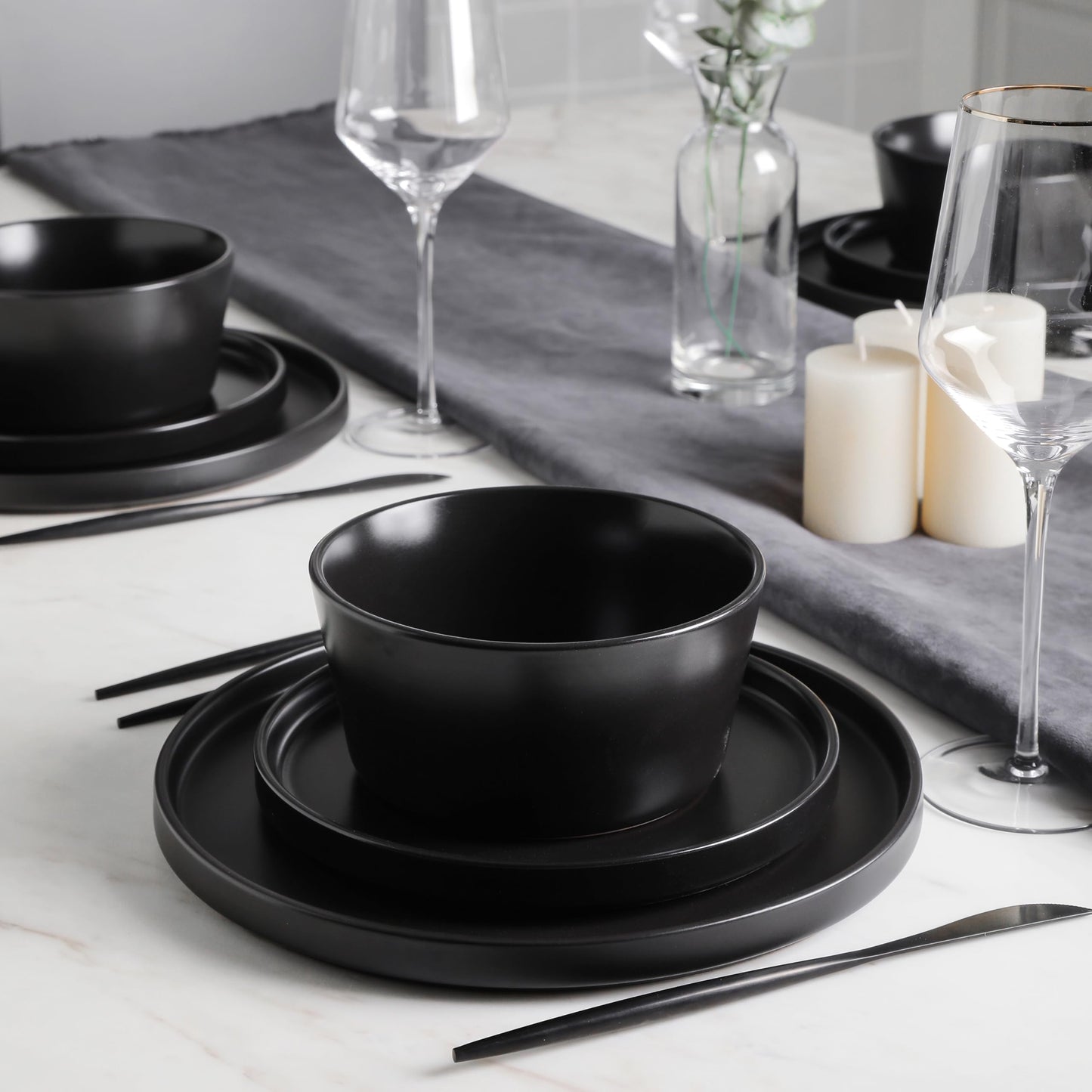 Stone Lain Celina Stoneware 16 Piece Modern Dinnerware Set, Plates and Bowls, Black Matte, Service for 4, Microwave & Dishwasher Safe