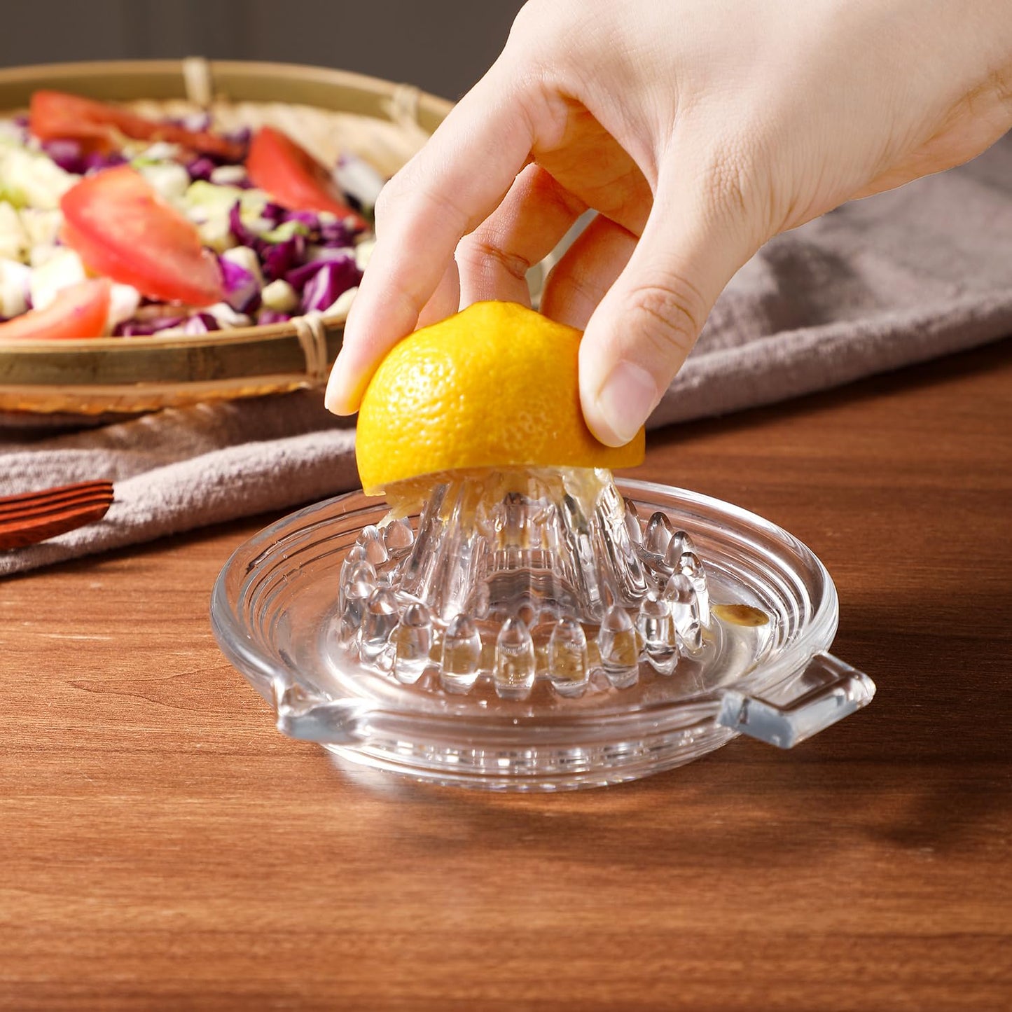 ZQXJWFY Glass Lemon Manual Juicer, for Orange, Grapefuit, Small Citrus, Extractor Manual Hand with Handle and Pour Spout, Kitchen Bar Drink Preparation Tool (1)