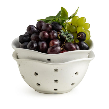 Gomakren Ceramic Berry Basket Set of 2, Rustic Fruit Basket Container 6 Inch, Fruit Bowl with Holes for Kitchen, Berries, Strawberry, Grape, Cherry, Mothers Day Gifts, Floral Shape - Cream White