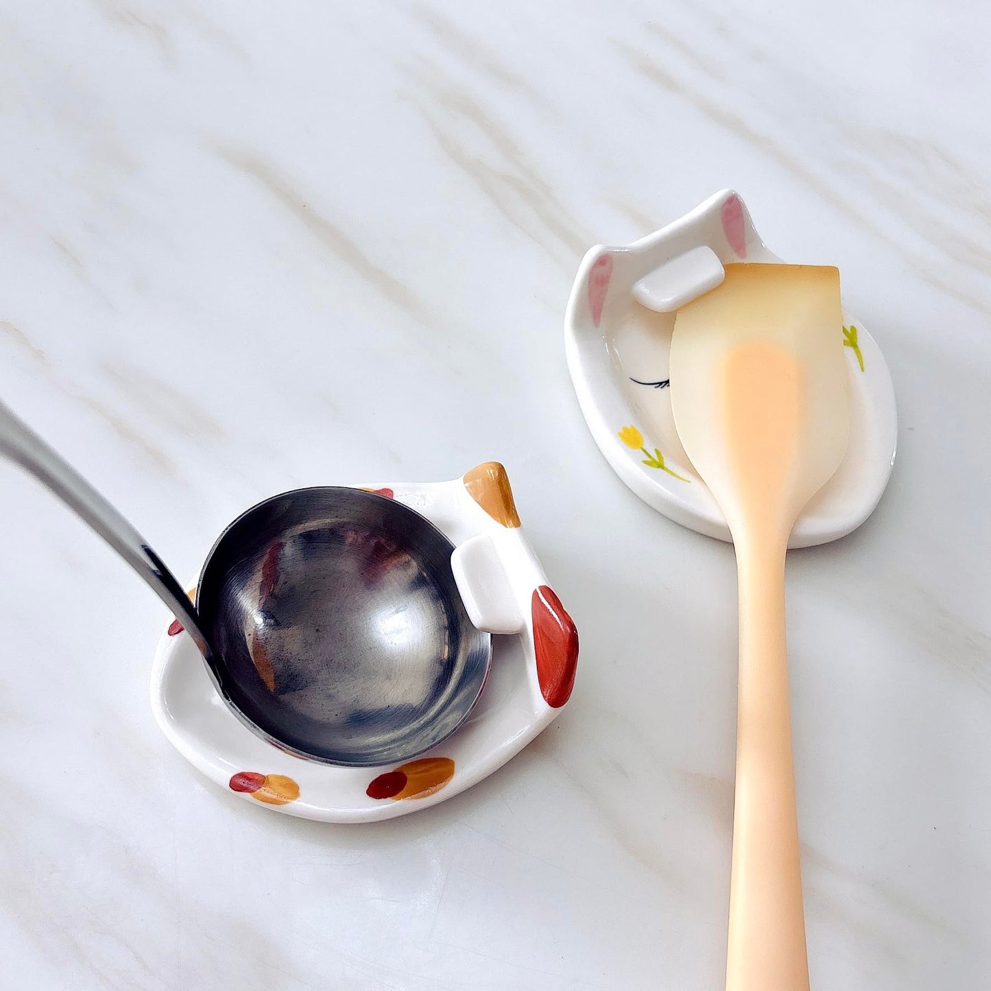 PROVIVID Ceramic Utensil Rest for Stove Top, Cute Cartoon Cat Spoon Holder for Ladles, Tong, Patula, Chopsticks, Coffee Spoon Holder, Heat-Resistant Cooking Cutlery Rests，Condiment tray, Snack plate