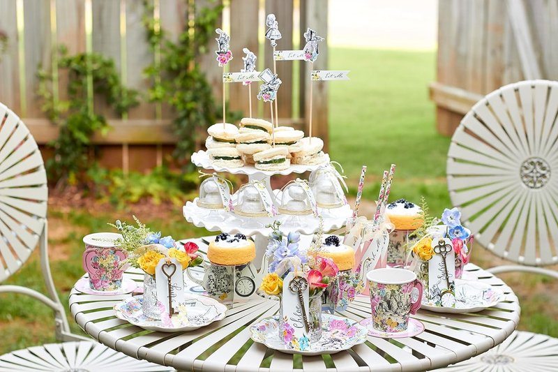 Talking Tables 144 x Alice In Wonderland Themed Disposable Paper Plates, Bulk Pack, Mad Hatter Tea Party Table Decorations Birthday, Baby Shower, Cream Tea, Mother’s Day, Wedding – Size 9’