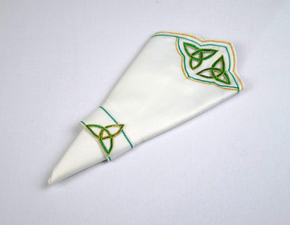 Thanksgiving Holidays Set of 4 Table Place Settings - 4 Placemats/4 Napkins, Green Celtic Trinity Knot Design