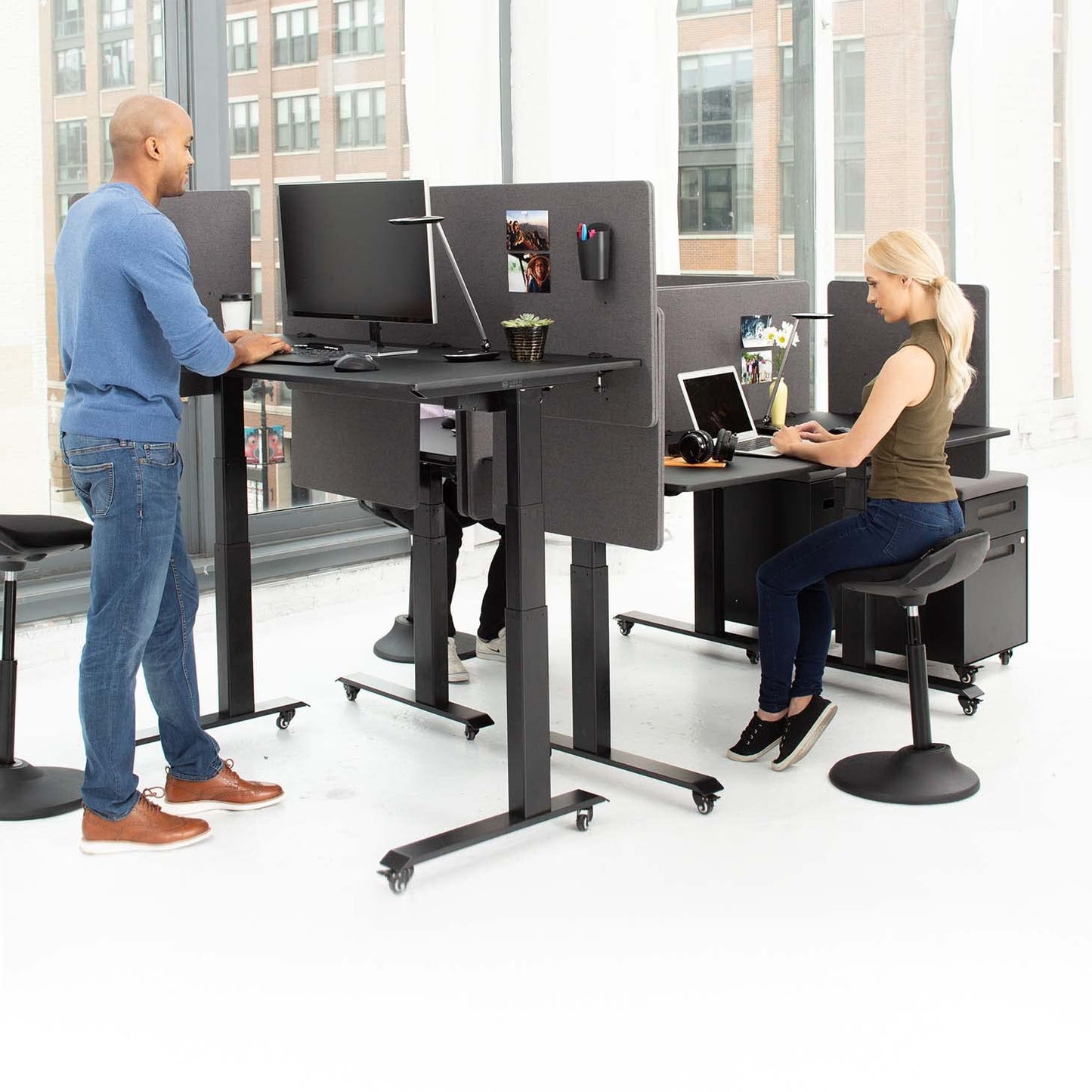 Stand Up Desk Store ReFocus Clamp-on Acoustic Desk Divider Privacy Panel that Reduces Noise and Visual Distractions (Ash Gray, 59" x 23.6")