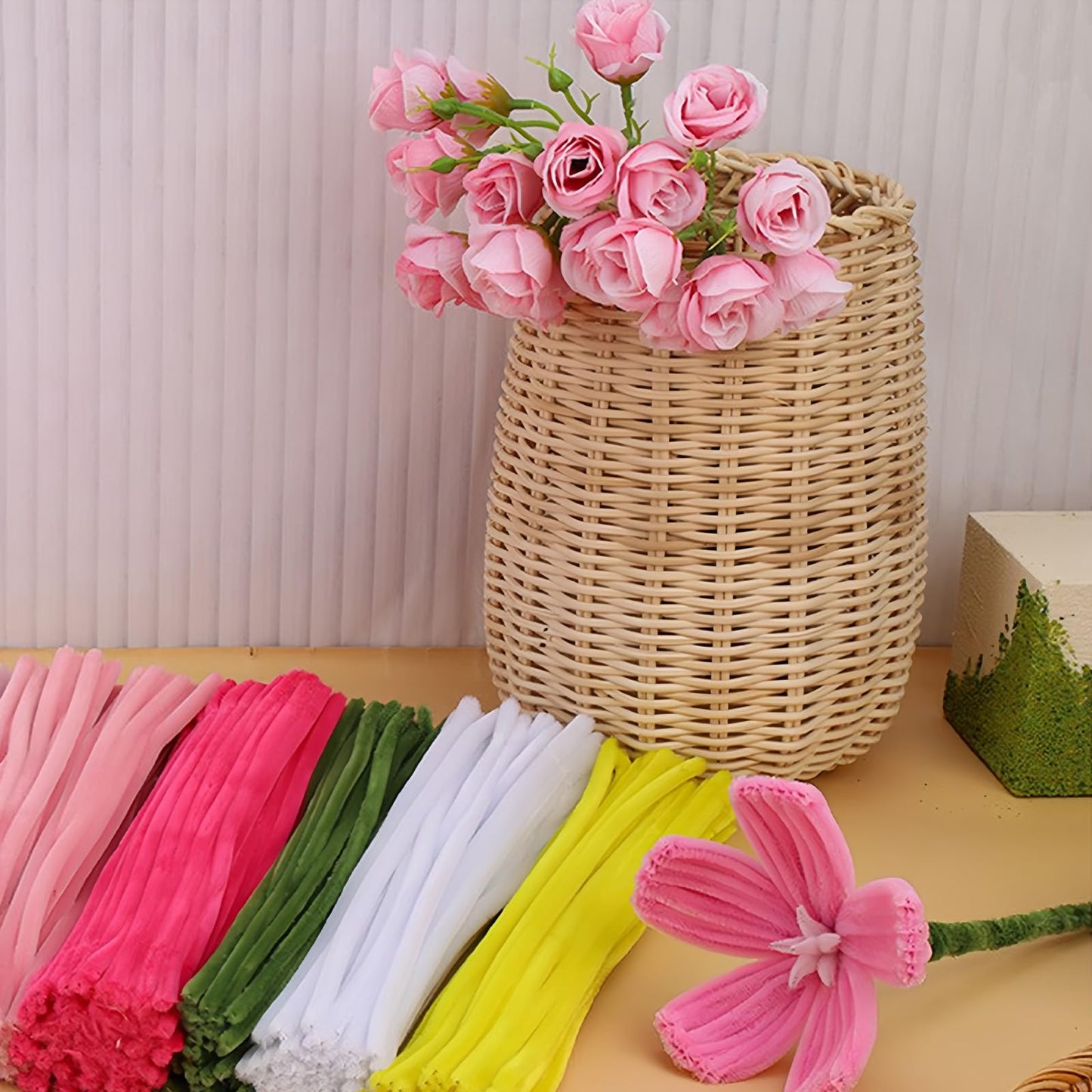 HUEYTON 450Pcs Pipe Cleaners Pink Flower Bouquet Craft Kit, Assorted Pink Chenille Stems for DIY Art, Ideal for Party Decor, Home Accents & Handmade Gifts