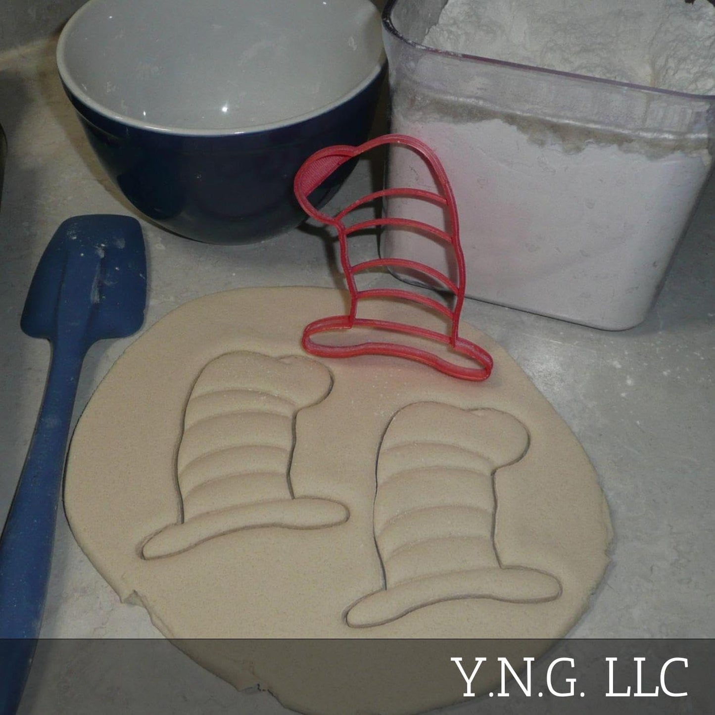 Cat in the Hat Cookie Cutter, Red, Made in USA, PR3429