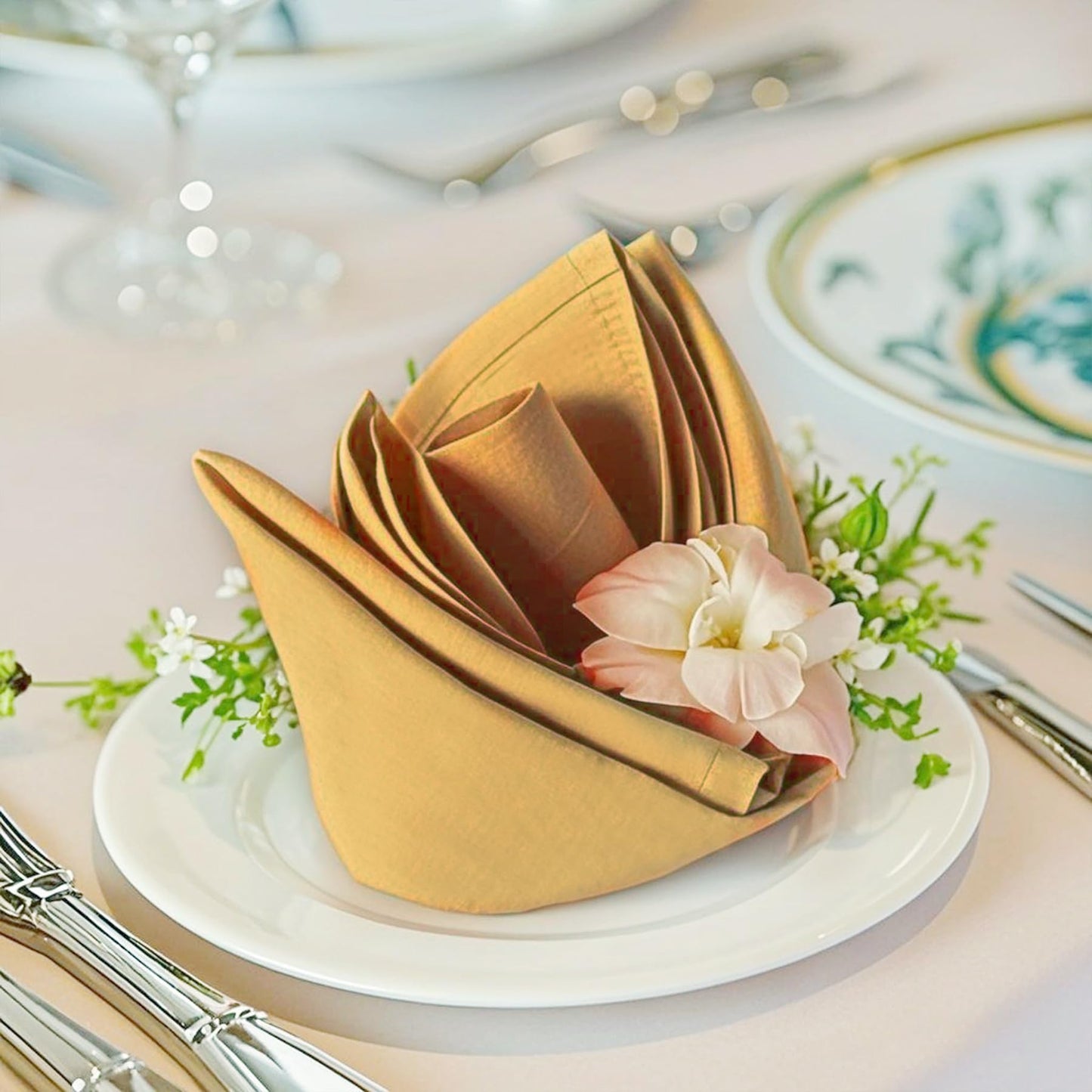 FOLINS&HOME Gold Heavy Duty Cloth Napkins Set of 4 - Decorative 20x20 Inch Polyester Napkins with Hemmed Edges, 210GSM, Washable & Reusable for Dinner, Wedding, Party, Banquet & Everyday Use