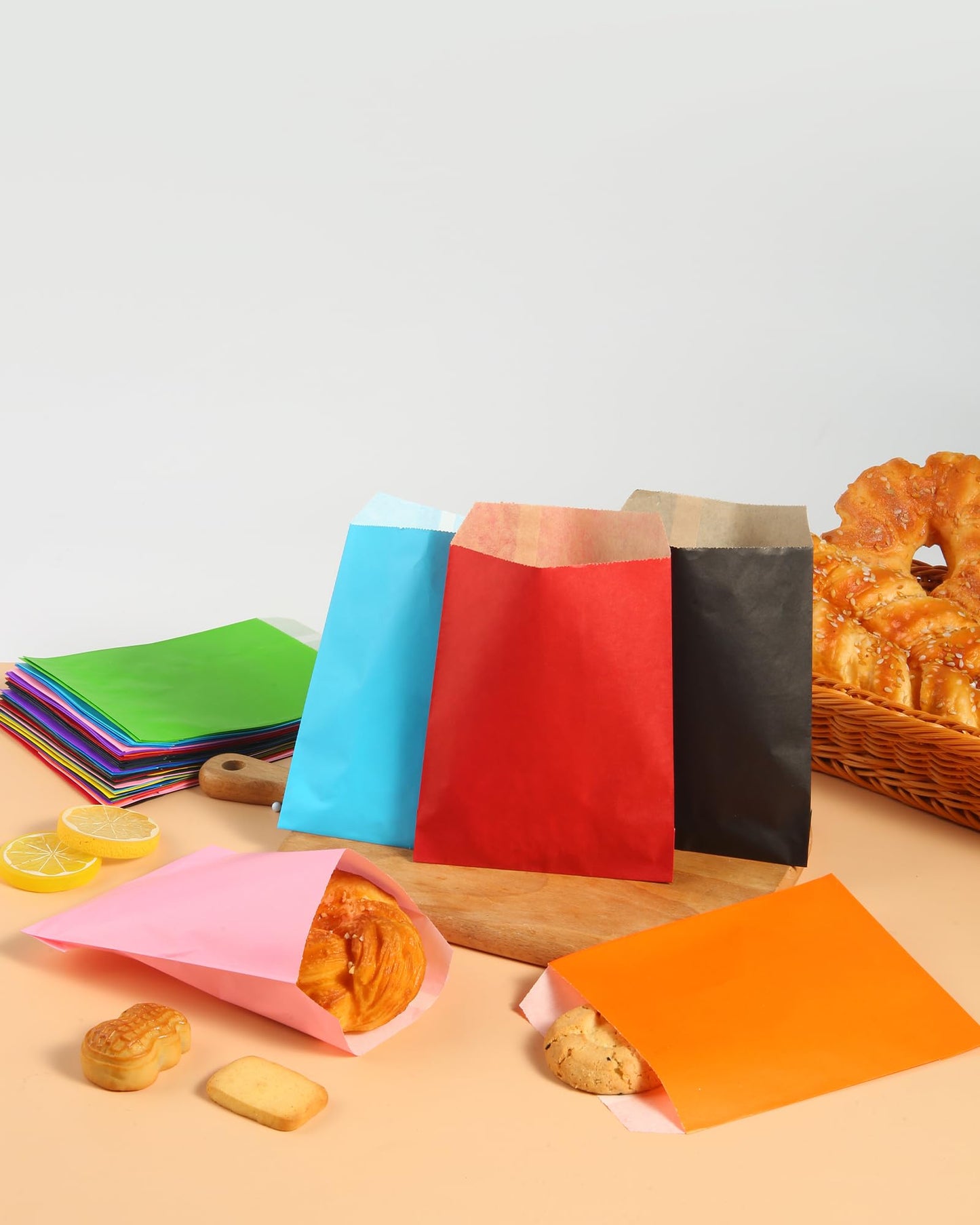 KEYYOOMY 4x6 Inch Paper Treat Bags Dark Green Candy Bags 100 Pack Candy Buffet Bag Small Paper Cookie Bag for Halloween Christmas Party (100 CT, 4x6 Inch)