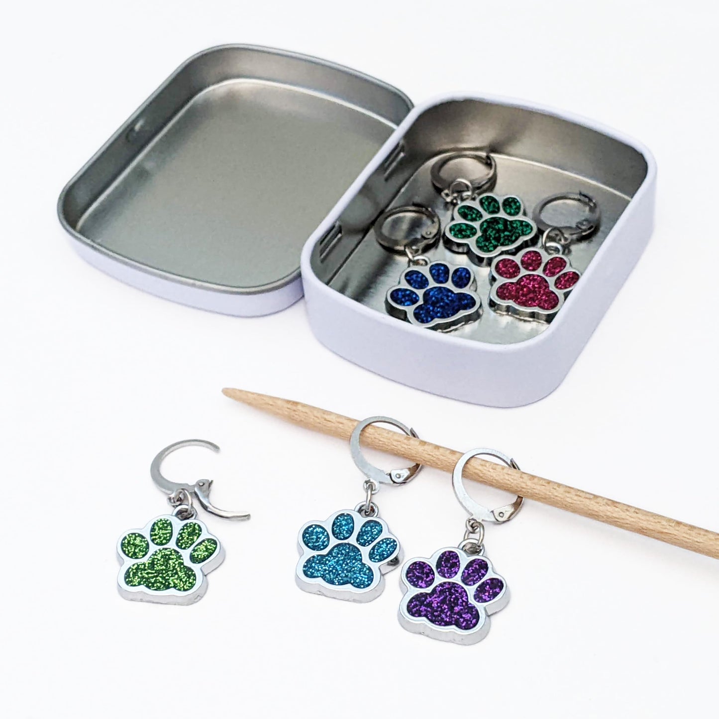 Pretty Warm Designs Sparkly Paw Print Crochet Stitch Markers - Dog and Cat Pet Lover Progress Keepers for Amigurumi - Set of 6 Handmade Accessories in Hinged Storage Tin