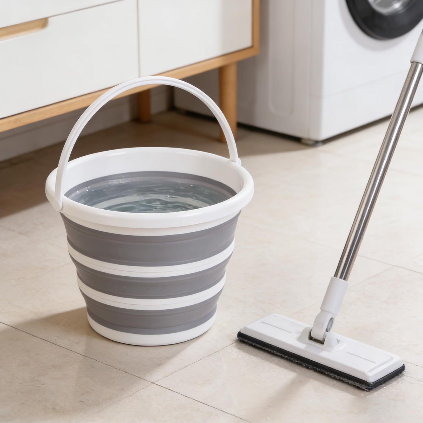 Collapsible Bucket, Collapsible Mop Bucket, 10L 2.6 Gallon Car Wash Bucket, Indoor and Outdoor Foldable Portable Bucket with Handle for Windows Cleaning, Camping, Beach, Space Saving, Gray & White