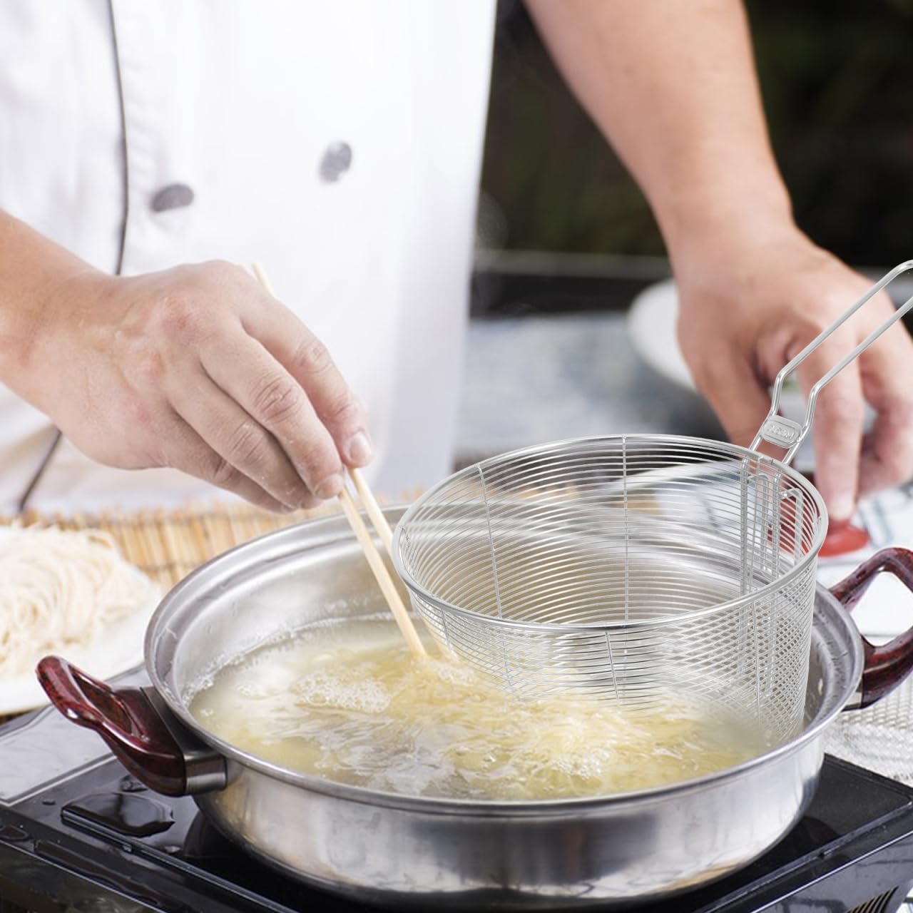 Kichvoe Mesh Pasta Basket - Stainless Steel Mesh Spider Strainer - Noodle Strainer Spaghetti Spoon Fried Food Container Deep Basket Skimmer for Noodles Dumpling