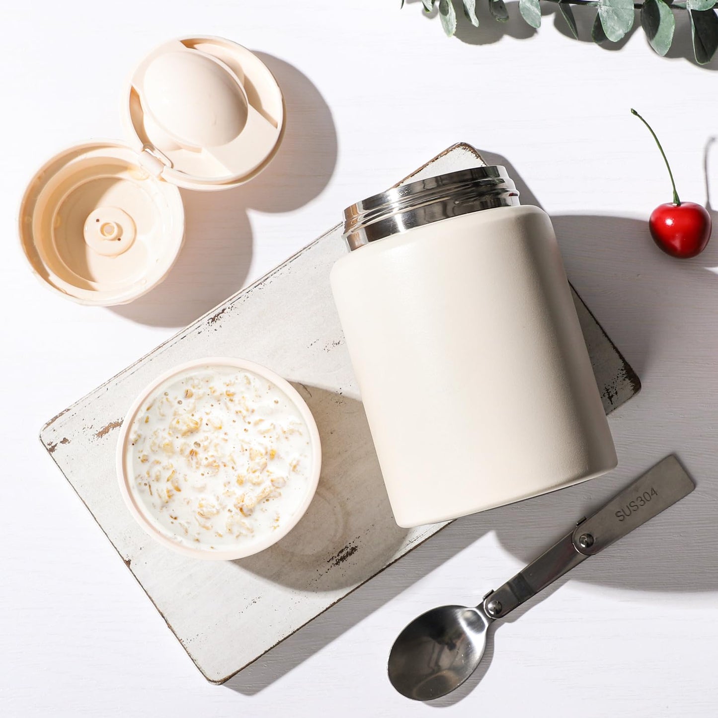 zeeooil Insulated Food Jar 17oz Thermos for Hot Food Stainless Steel Lunch Container with Spoon Leakproof Soup Thermo for Travel (White)