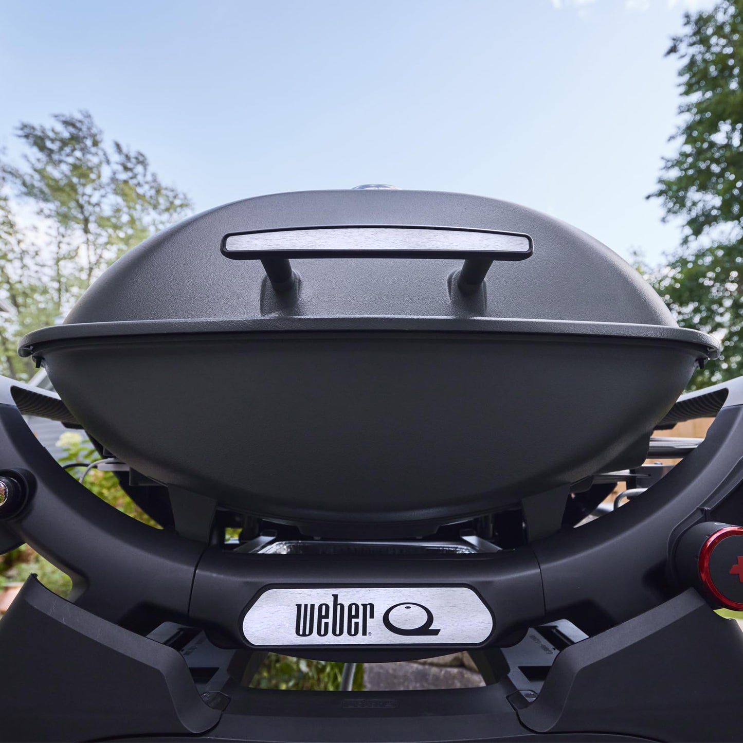 Weber Q 2800N+ Liquid Propane Portable Grill, Charcoal Grey – Wide 250°–700°F Temp Range with Plus Burner for Searing, Low‑Temp Roasting & High-Dome Lid for Travel & Camping