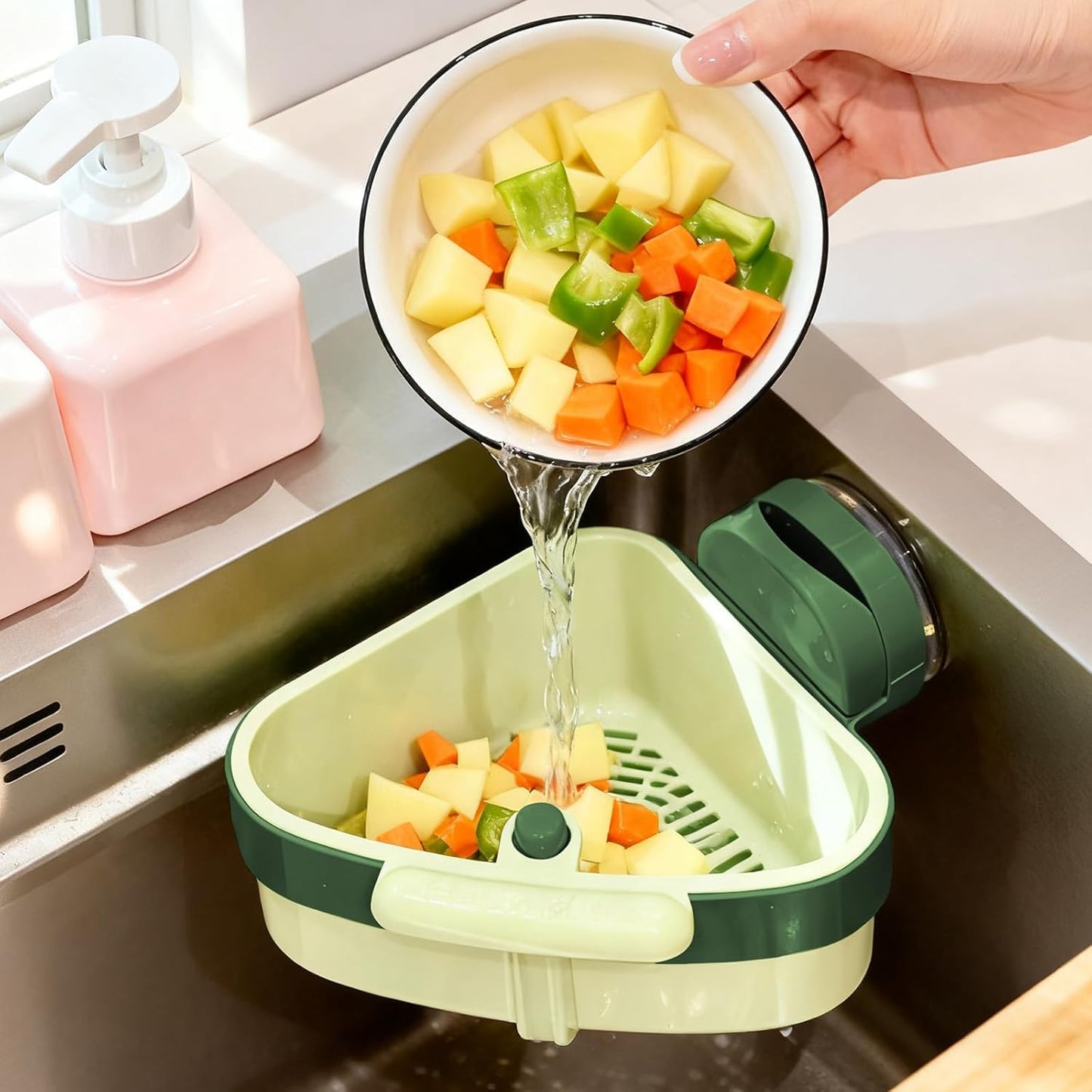 Yeguwithu Suction Cup Corner Sink Strainer, Upgraded Press Sink Drainer Basket, Plastic Sponge Holder, Sink Strainer Basket, Corner Sink Trash Catcher for Kitchen Bathroom, Green
