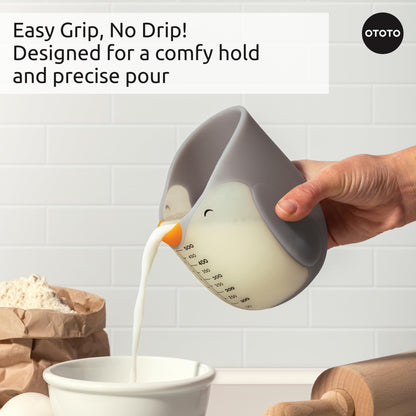 OTOTO Penny Penguin Silicone Measuring Cups for Cooking - 500ml Cute Measuring Cups for Baking, BPA-Free, Microwave Safe, Penguin Gifts, Cute Kitchen Accessories, Funny White Elephant Gifts