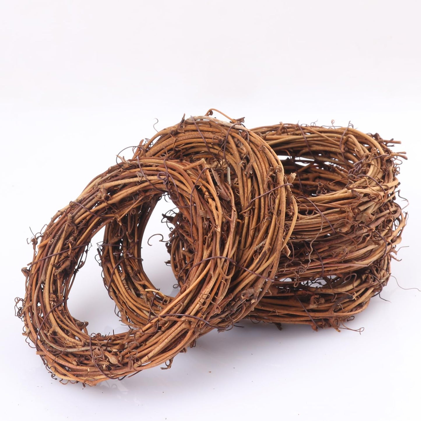 KUKLIPJIM 25 Pieces 4.72 Inch Natural Grapevine Wreath, Small Grapevine Wreaths, Vine Branch Wreath, for Christmas, Weddings, DIY Crafts, Parties and Festive Holiday Ornaments