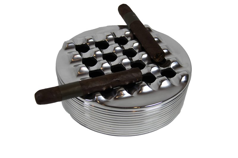 Aluminum Metal Cigar Ashtray with Lid For Men-Durable handcrafted 16 Holes Grid Design Cigar Ash Tray for indoor and outdoor - Wind Resistant Round Ashtray for Cigars to Cigarillos (SILVER)