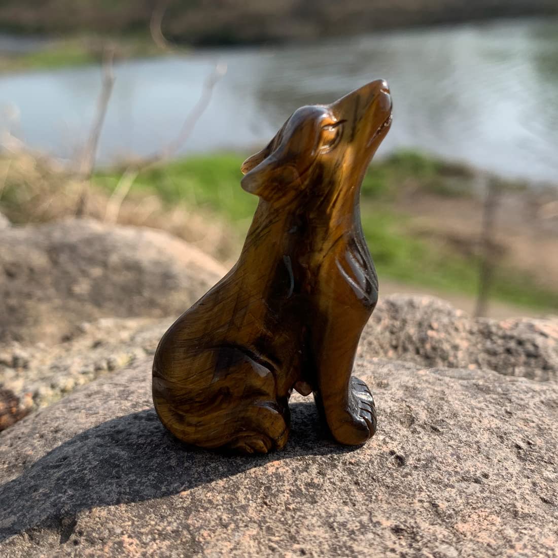 NUZUJX 2Inch Wolf Stone Statue,Determined Wolf Polished Healing Crystal Hand-Carved Gemstone Crystal Figurine Animal Collection Sculpture (Tiger Eye)