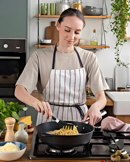 Spaghetti Spoon and Pasta Tong, Non-stick Silicone Spoon Server Fork with teeth and Stainless Steel Handle Spaghetti Tong, Food Clip for Spaghetti Noodle (BLACK)