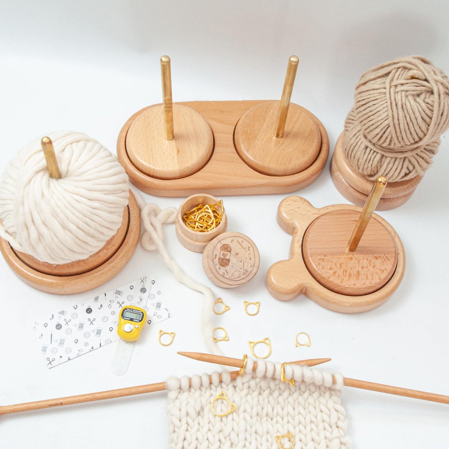 RoseFlower Wooden Yarn Holder Spinner for Crocheting, Yarnball Winder for Knitting, Thread Holder, Knitting Crocheting Accessory Gift, Cute Bear Shape Yarn Spinner Dispenser