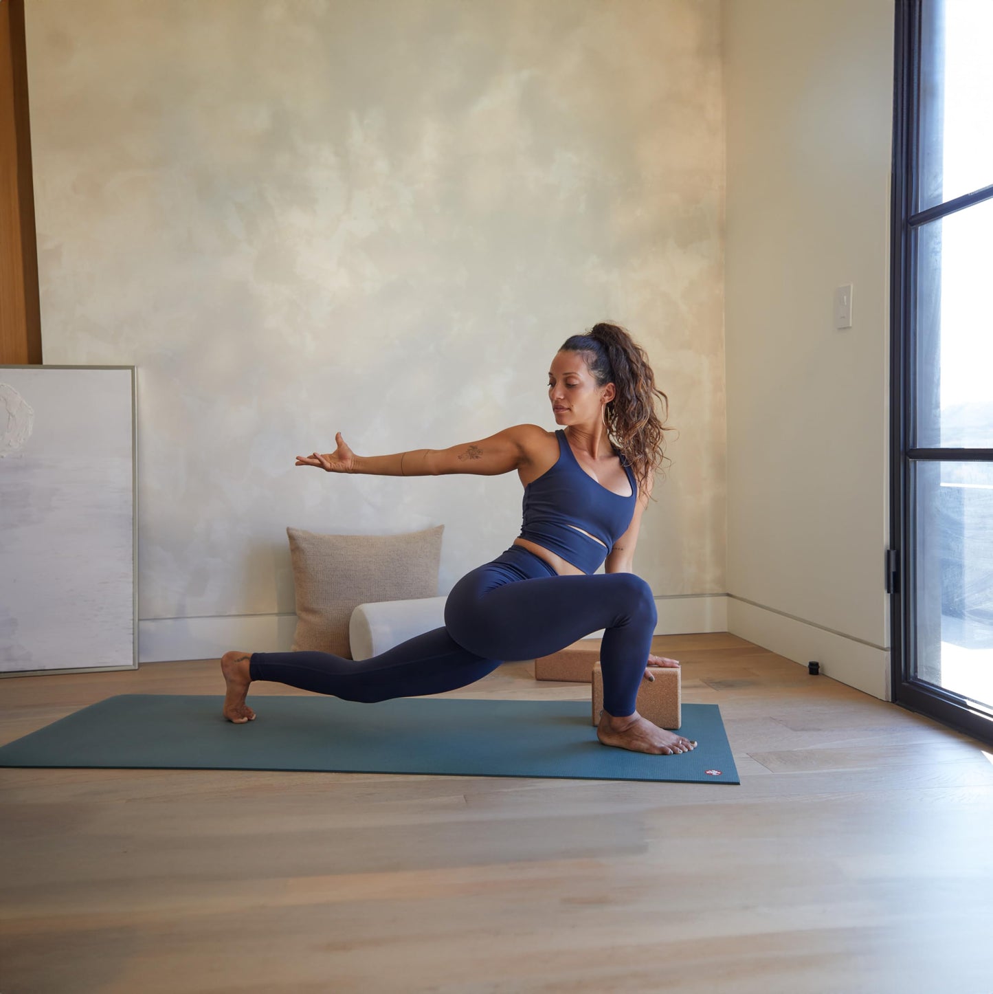 Manduka PROlite Yoga Mat - Non-Slip Textured 4.7mm Thick Hot Yoga Workout Home Studio Pilates Exercise Mat Travel mat 71 inch