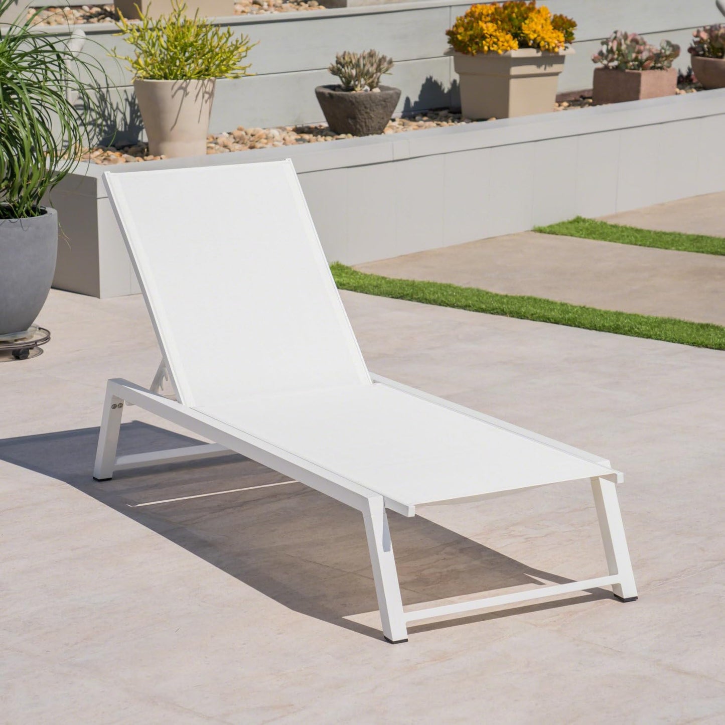 Chaise Lounge