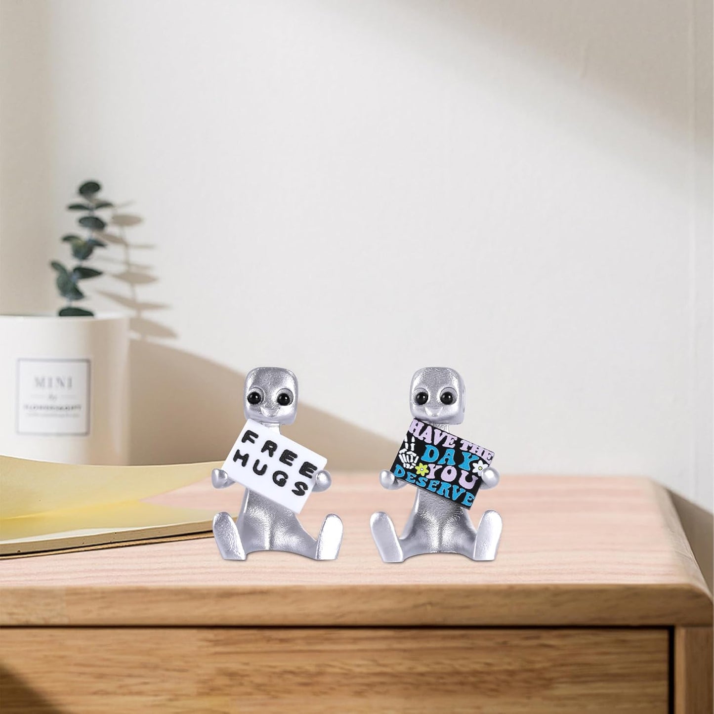 Xuanpax Adorable Tiny Desk Robot Have The Day You Deserve Resin Art Toy & Free hugs Desktop Ornament for Anxiety