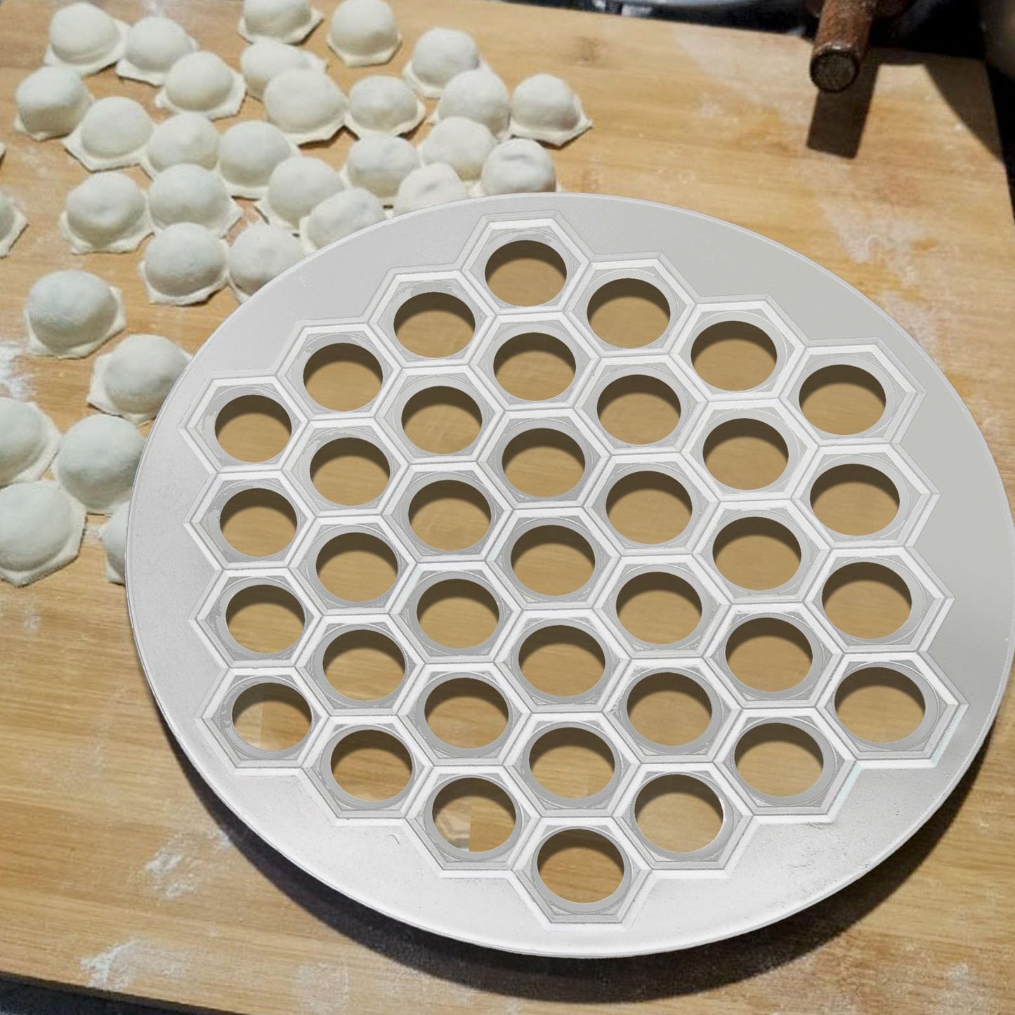 Hoypeyfiy Russian Ravioli Maker Dumplings Mold Metal Maker Pelmeni Meat Dumplings Maker 37 Holes Handmade Dumpling Cutter Silver for Holiday Party Household Use