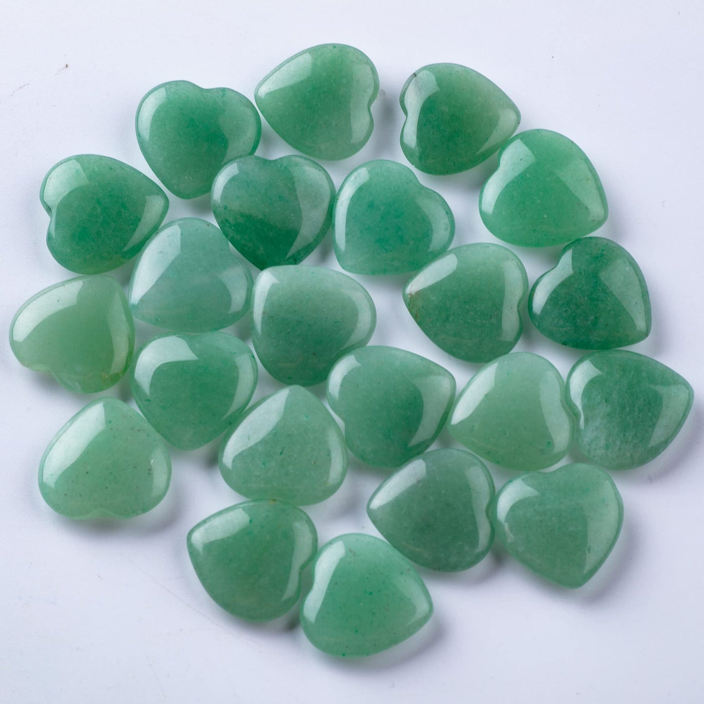 30 PCS Heart Green Aventurine Crystals Natural Polished Green Aventurine Stone Heart Love Carved Healing Crystal Worry Stone