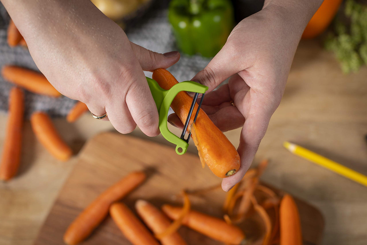 Kuhn Rikon Original Swiss Translucent Peeler Set, 4-Inch, Red/Green/Yellow