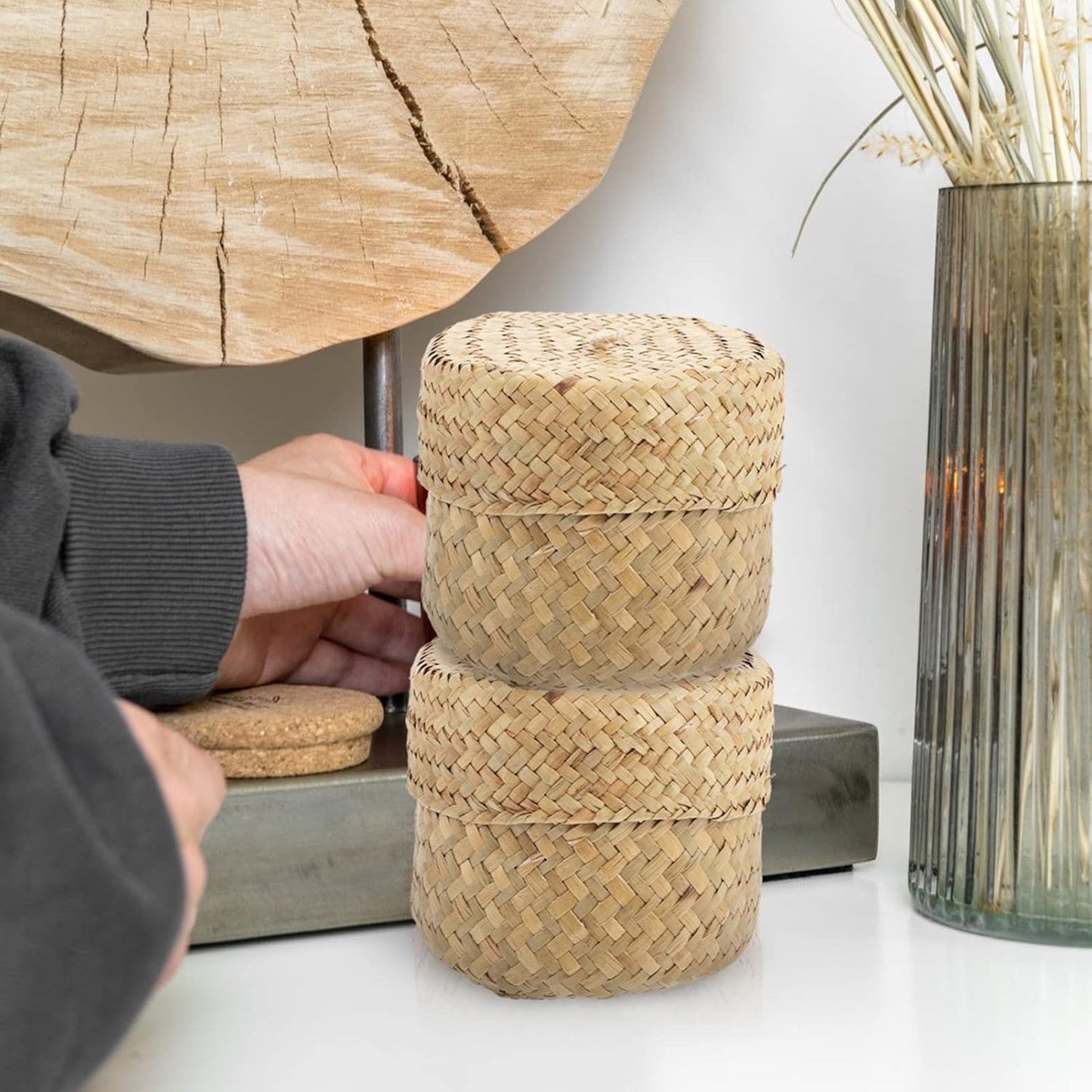 Housoutil Small Handwoven Seagrass Woven Basket with Lid, Natural Storage Box for Flower Pot, Garbage Can, Desktop