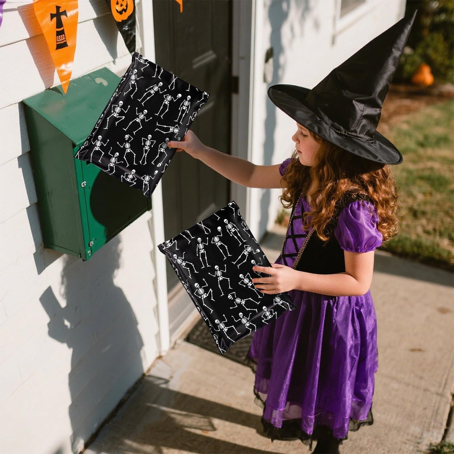 JarThenaAMCS 100Pcs Halloween Poly Mailers 10 x 13 Inch Black Dancing Skeleton Packaging Bags Self Seal Mailing Envelope Bags for Small Business Clothing