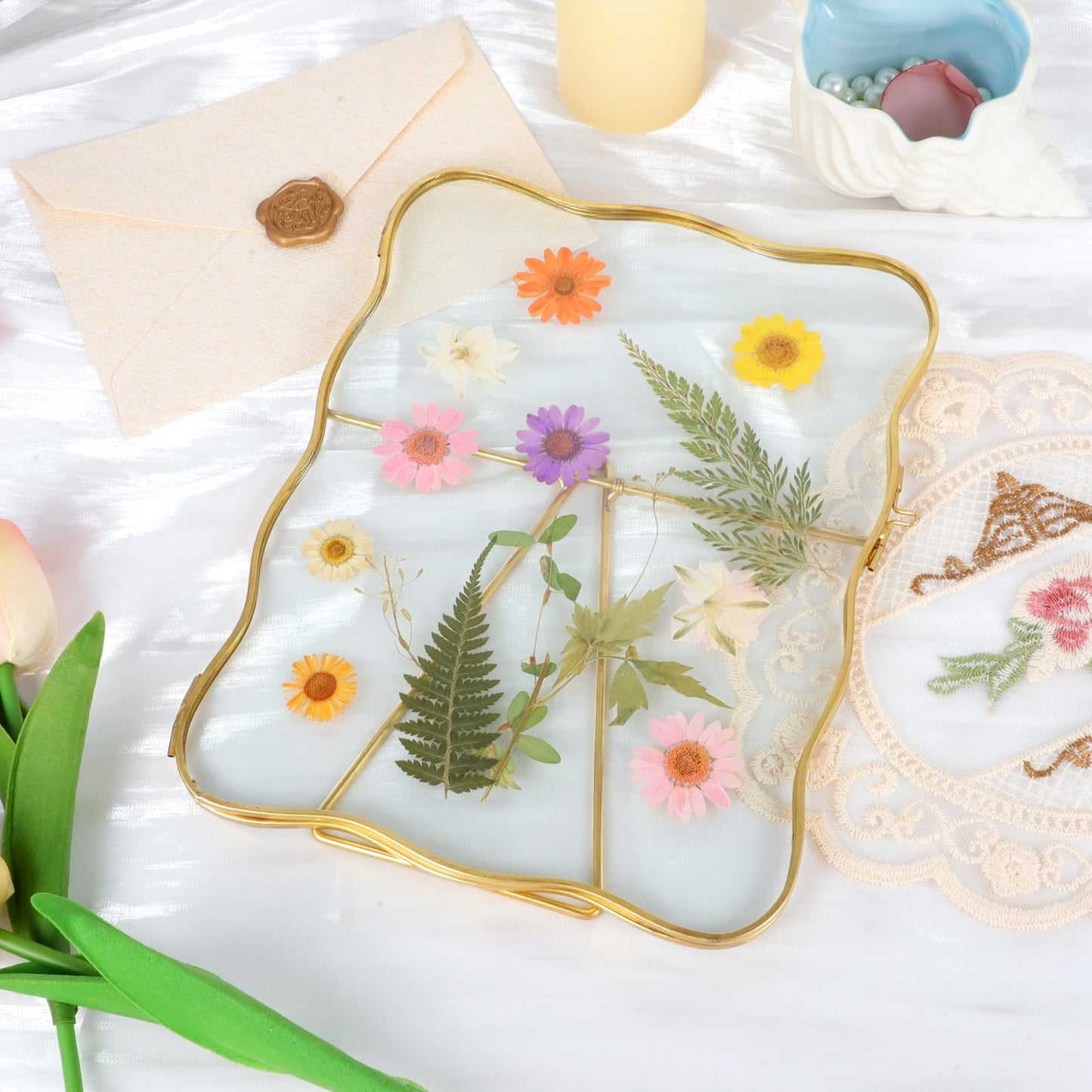 Himitimi Double Glass Frame for Pressed Flowers, 6x8 Inch Handmade Wave Pressed Flower Frame Metal Floating Picture Frame for Tabletop Display DIY Artwork Home Decor(Gold)