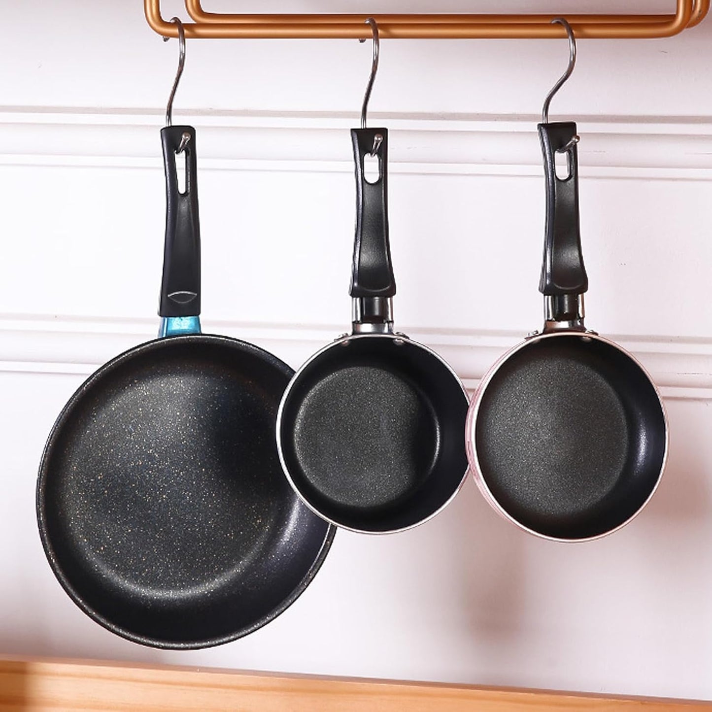 Zoofen 4.7" Mini Round Frying Pan, Non-Stick Egg Skillet with Long Handle for Breakfast