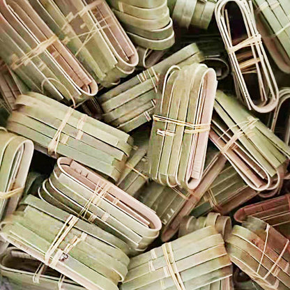 ROYHOO 100 Pack Bamboo Tongs Mini Bamboo Tongs Toaster Tongs for the Kitchen Cooking Tongs Teacup Clip Bread clip Roast Tongs, Green, 2.57, B-100