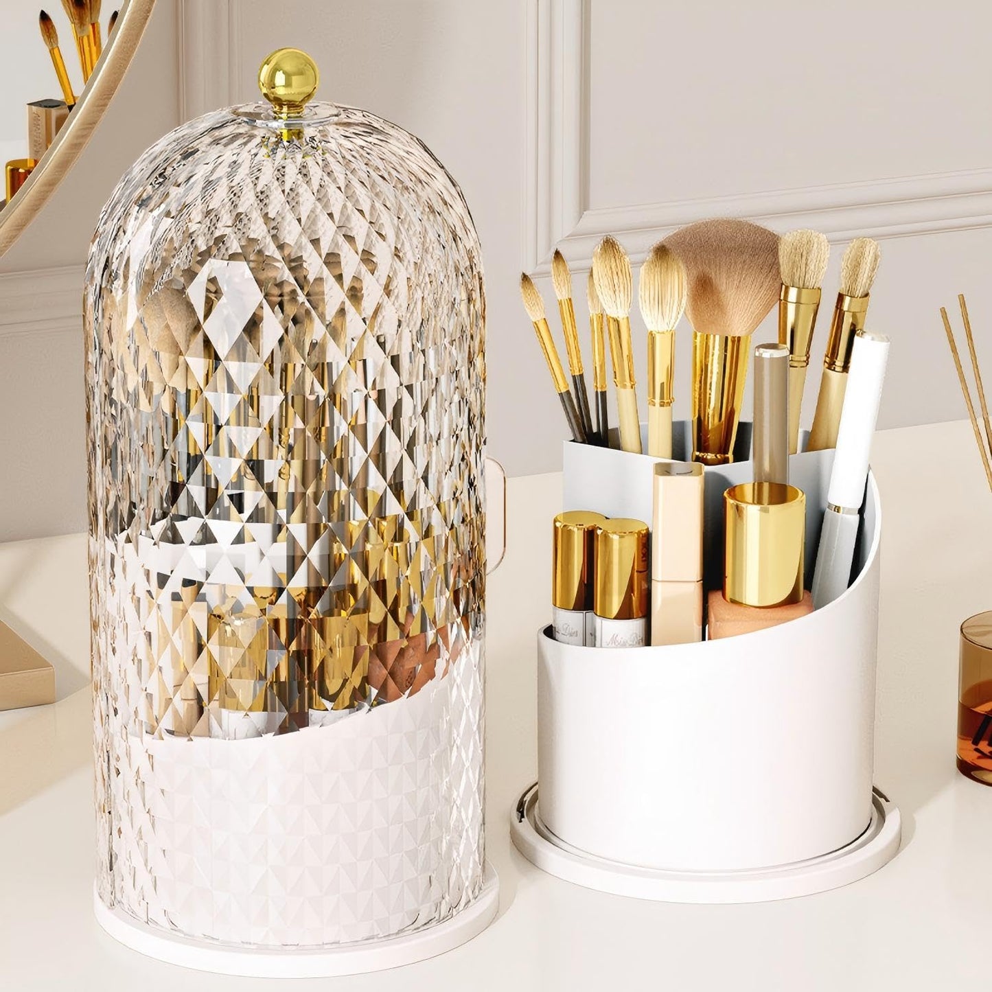 RONGZHIERK Makeup Brush Holder with Lid,Makeup Brush Storage Box with Diamond Pattern,360 Rotating Waterproof and Dustproof Beauty Brushes Storage for Vanity Bathroom,White