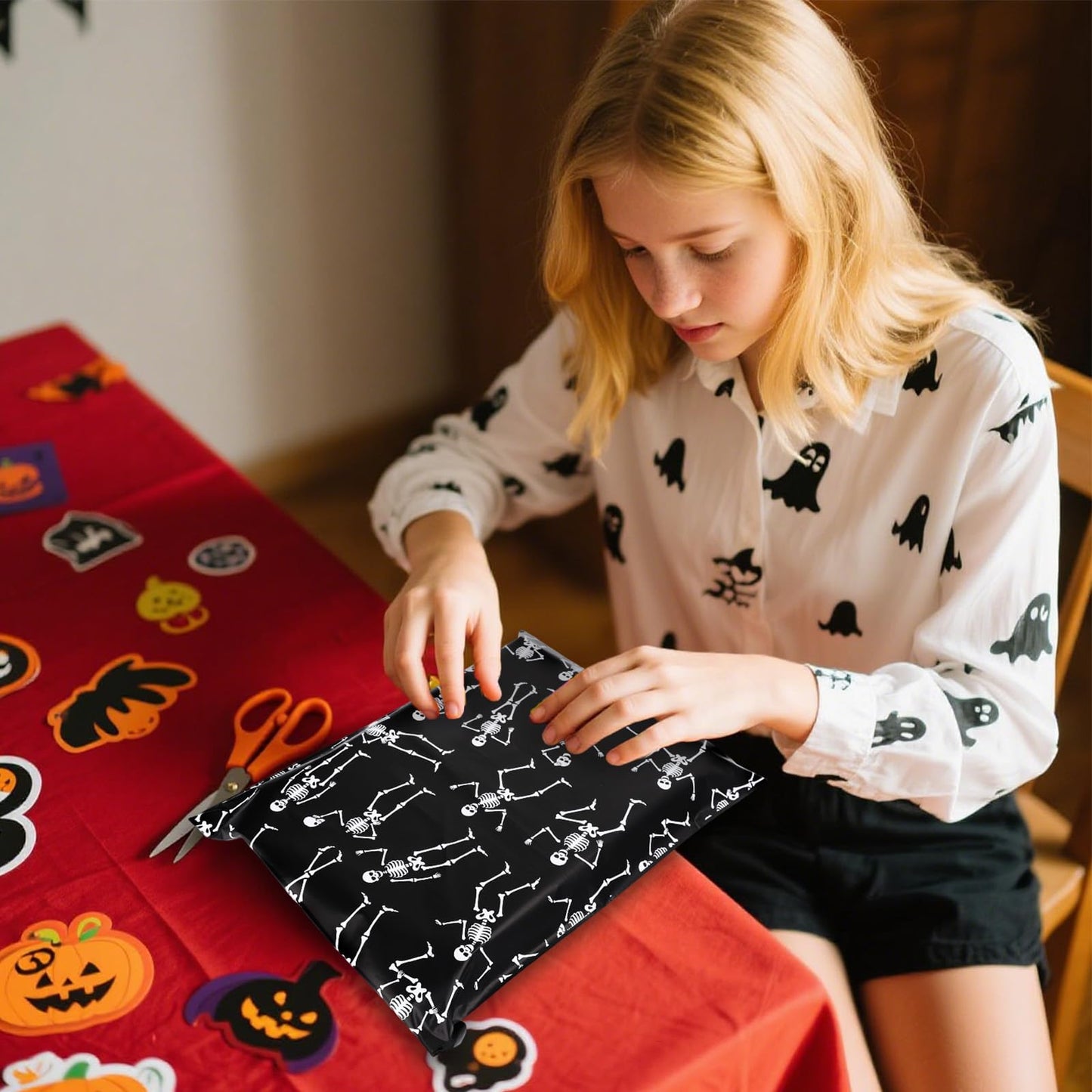 JarThenaAMCS 100Pcs Halloween Poly Mailers 10 x 13 Inch Black Dancing Skeleton Packaging Bags Self Seal Mailing Envelope Bags for Small Business Clothing