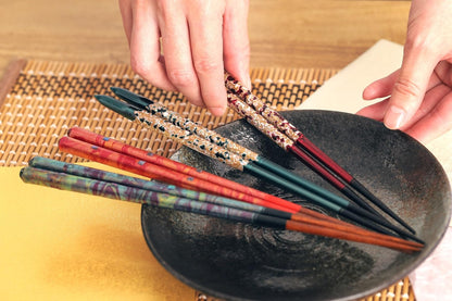 Premium Japanese Chopsticks Reusable 2prs Set [Made in Japan] Featuring Mother of Pearl Inlay and Traditional Lacquered Wooden Chopsticks B (Aurora Pearl 2prs(MK051))