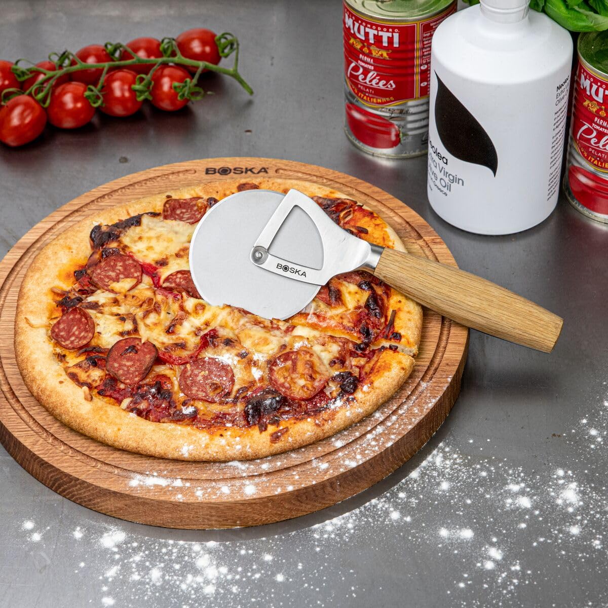 Boska Pizza Cutter Oslo+ - Large Pizza Wheel Cutter - Wooden Handle - Stainless Steel Non-Stick Wheel