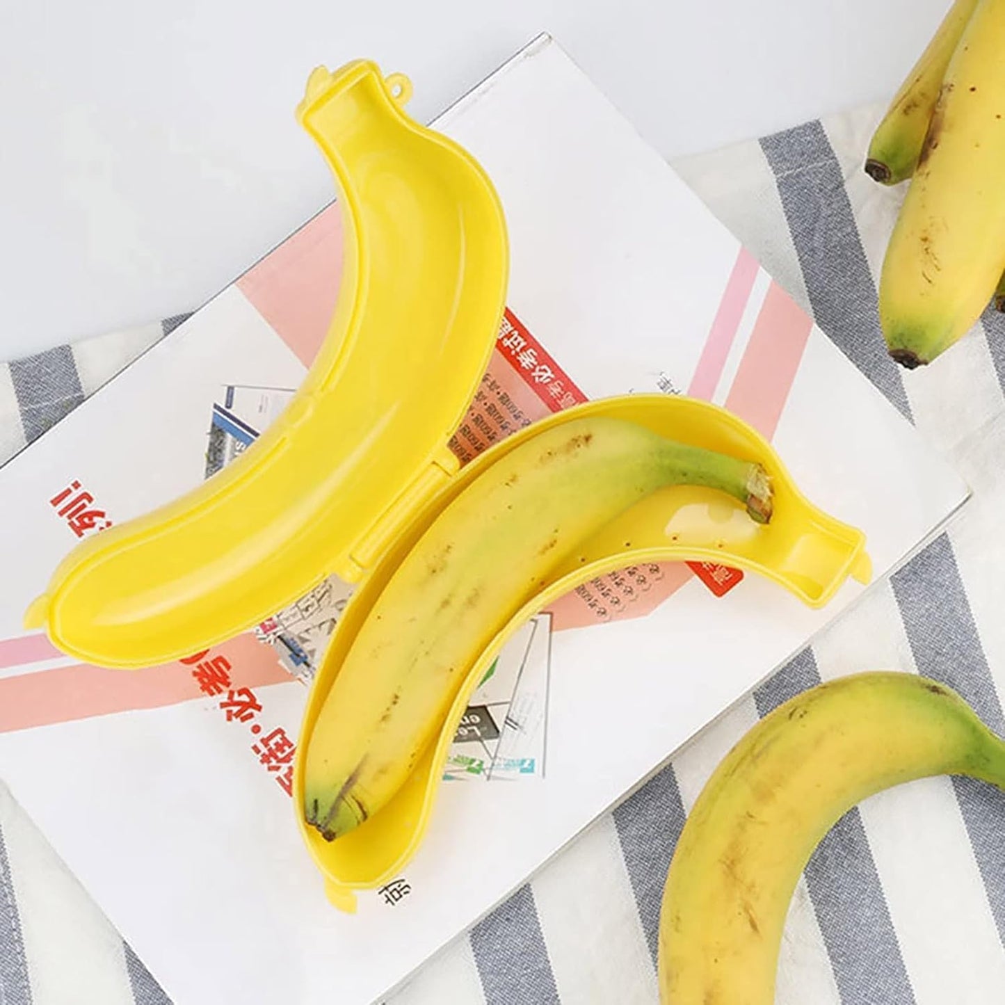 Qintreesify Yellow Banana Storage BPA-Free Outdoor Travel Case, Food Containers,Keep Fresh Banana Keeper and Protector, Cute Banana Carrier Storage Box for Picnic Camping, Storage and Organization