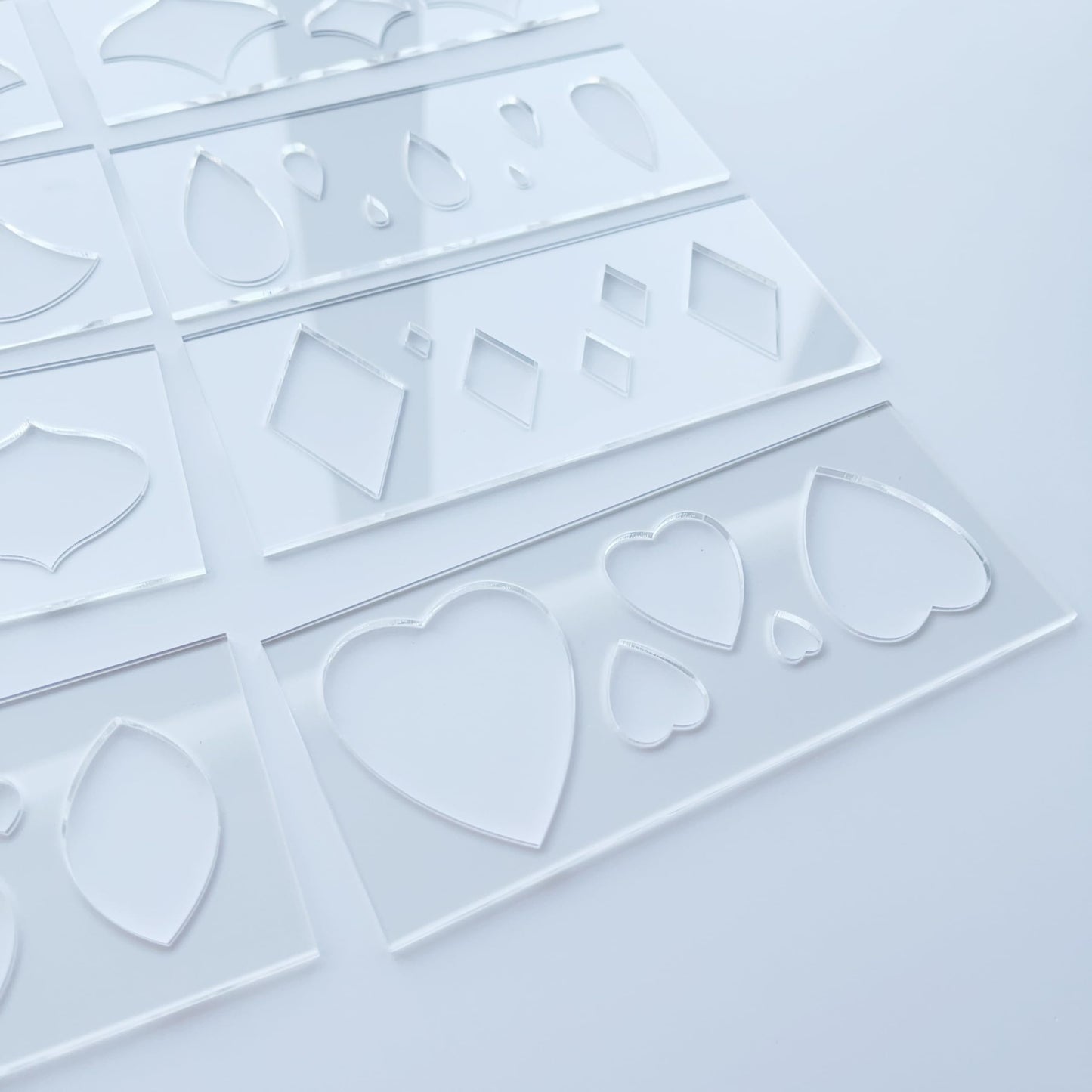 Set of 8 Mandala Art Stencils, 8 Geometric Shapes with 5 Sizes Each, Clear Acrylic Drawing Templates, Hearts, Diamonds, Ovals, Leaves