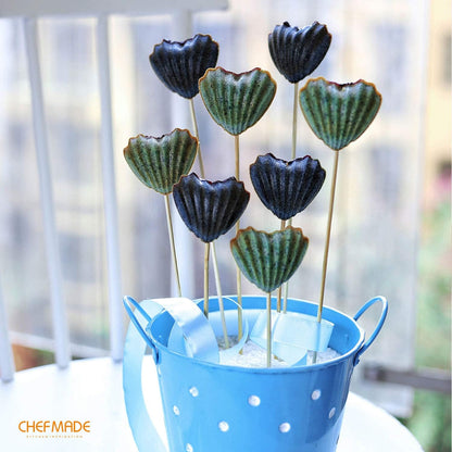 CHEFMADE Madeleine Mold Cake Pan, 12-Cavity Non-Stick Heart-shaped Bakeware for Oven Baking (Champagne Gold)