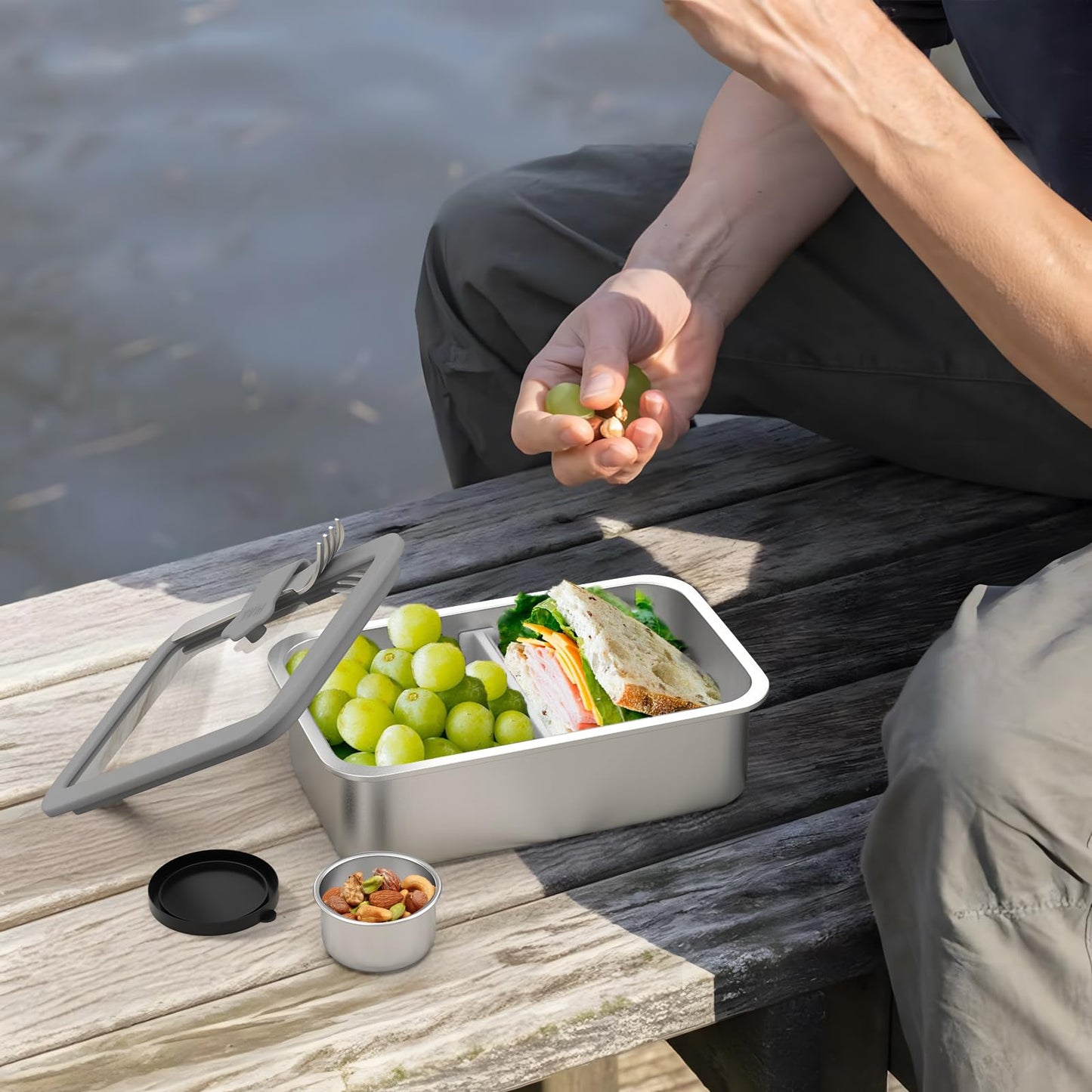 Bakpoco Stainless Steel Bento Box for Adult, 42oz Leak-Proof Metal Lunch Box Containers with Adjustable Divider, Microwave-Safe, Lunchbox with Glass Lid for Work Travel, Silver
