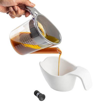 TableCraft 11778 Gravy and Fat Separator,16oz Clear Measuring Cup with Strainer Top and Stopper, Easy-Pour Spout, Capacity Markings in oz & ml, Ideal for Gravy, Pan Juices, Broths and Everyday Cooking