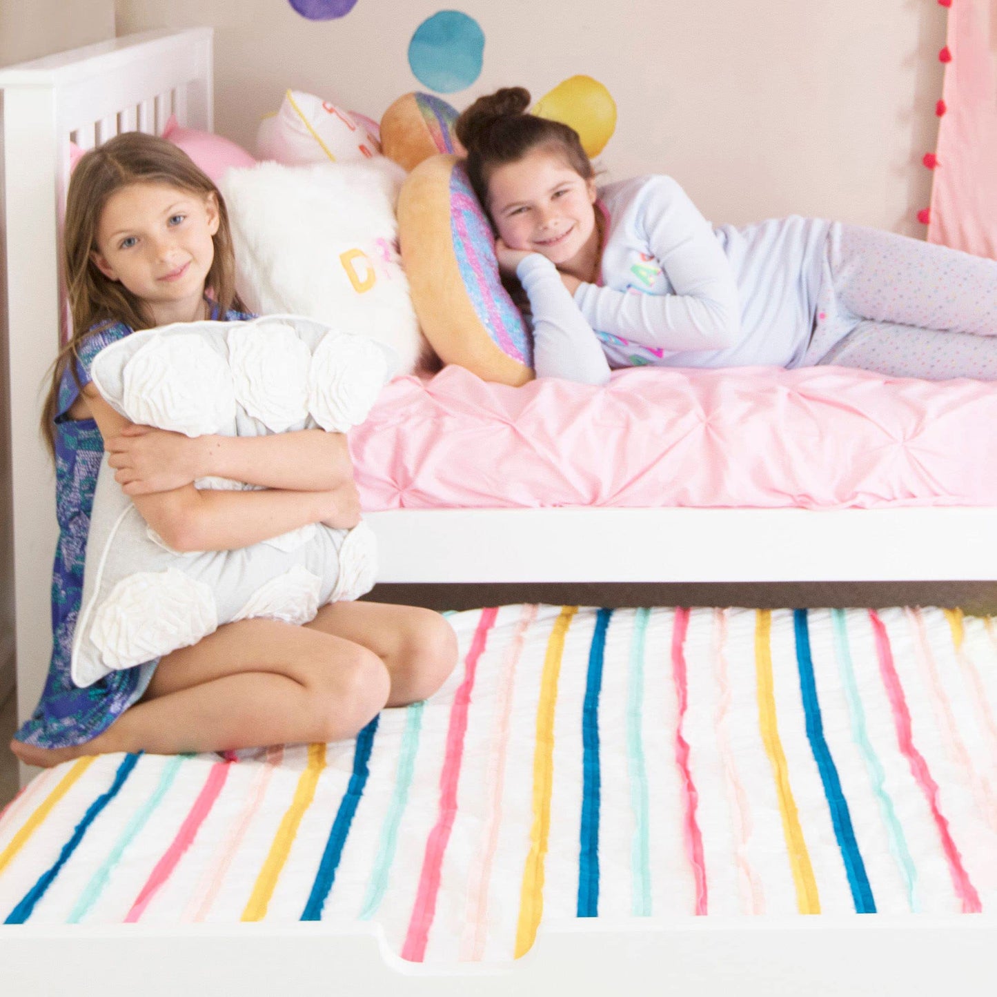 Max & Lily Twin Bed, Wood Bed Frame with Headboard For Kids with Trundle, Slatted, White