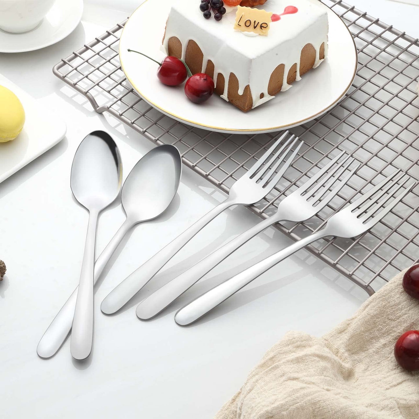 Gymdin 24 Pcs Forks and Spoons Silverware Set, Food Grade Stainless Steel Flatware Cutlery Set for Home, Kitchen and Restaurant, 12 Dinner Forks and Dinner Spoons, Mirror Polished & Dishwasher Safe