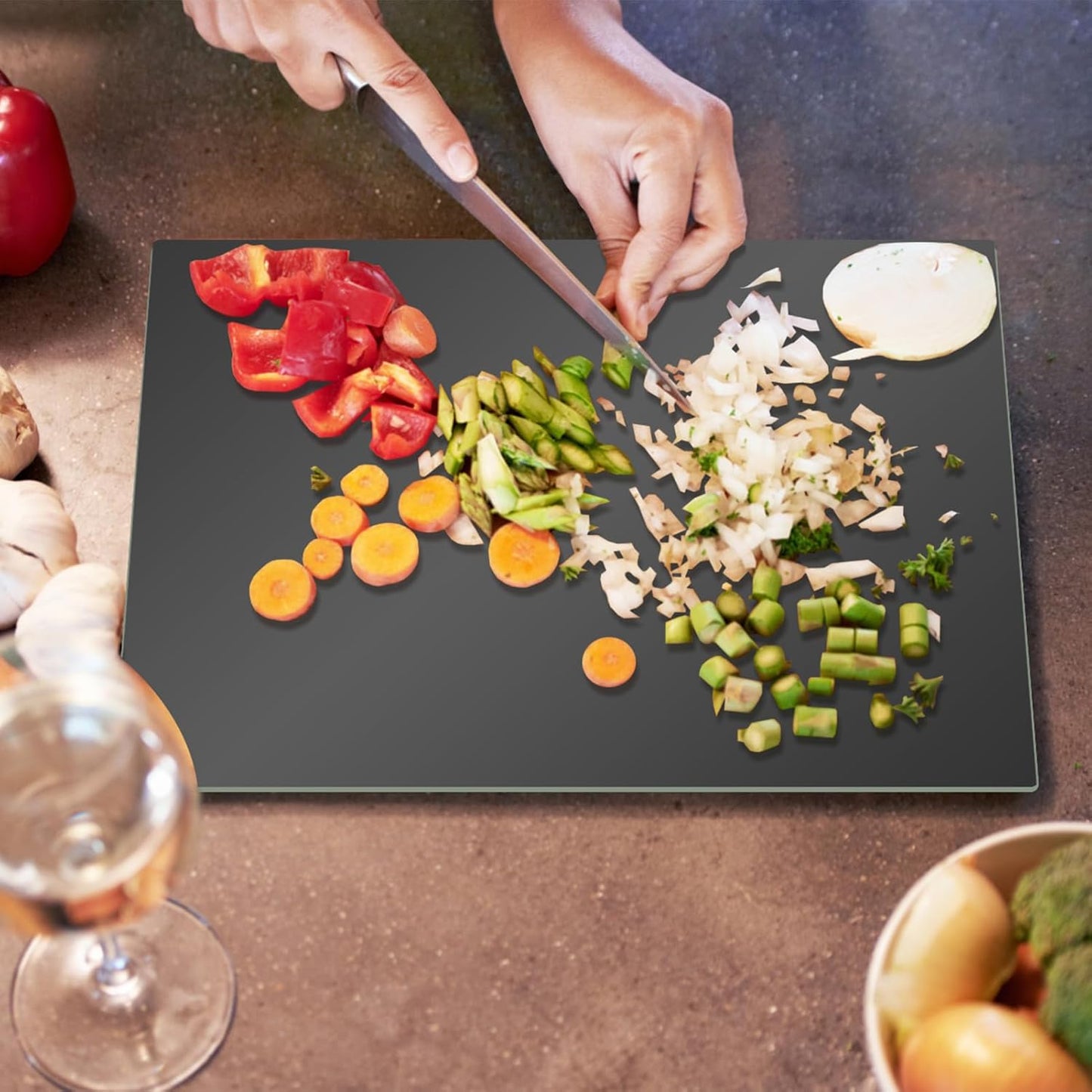 Tempered Glass Cutting Board for Kitchen, 16"x12" Black Chopping Board with Non-Slip Feet, Heat & Shatter Resistant