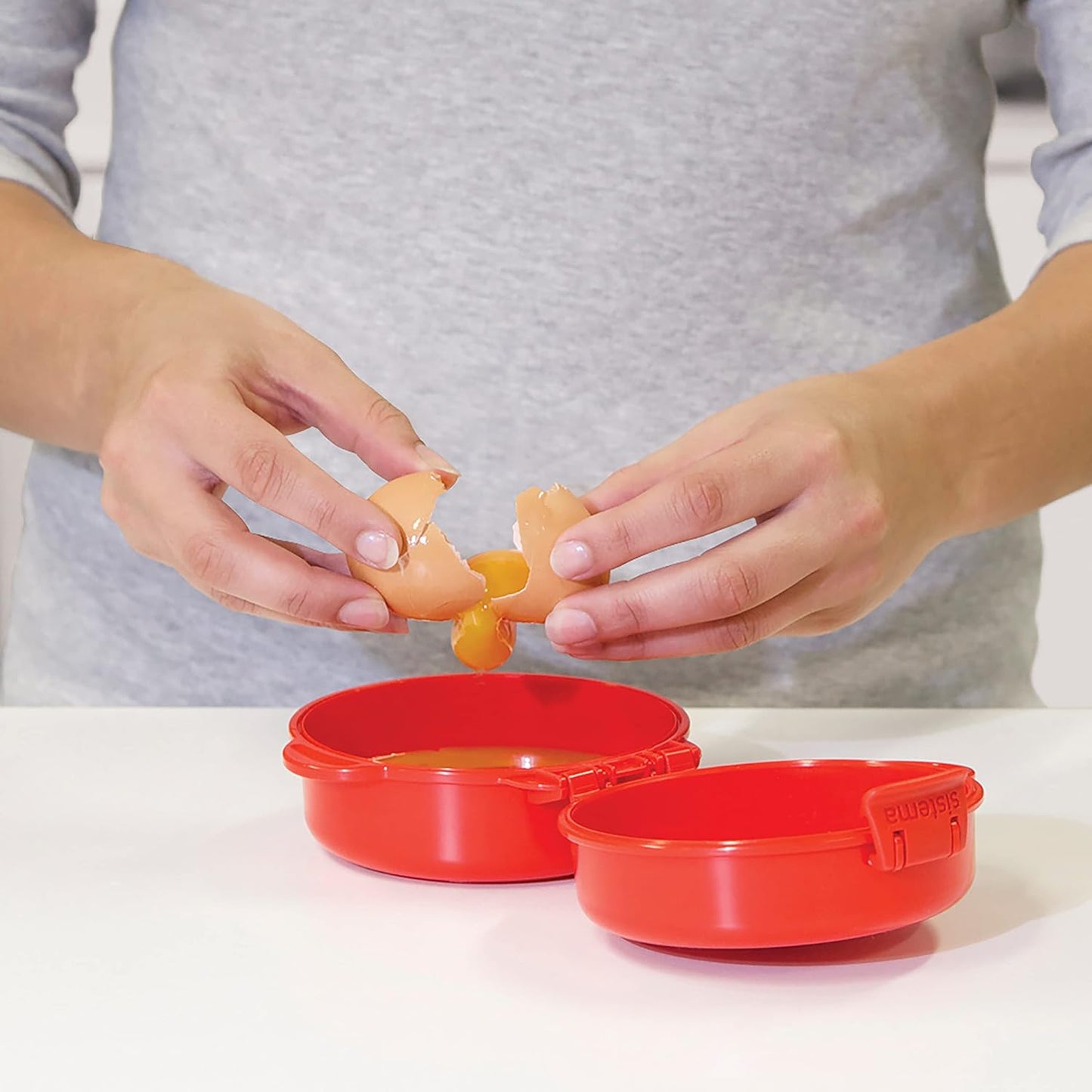 270 ml 1 Count Sistema Easy Eggs Microwave Egg Cooker Egg Poacher with Steam Release Vent BPA-Free Red