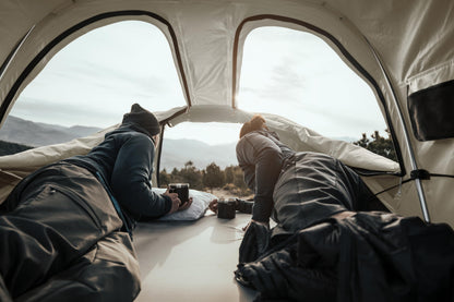 Thule Approach M New - Soft Shell Rooftop Tent - 2-3 Person Tent - Luxurious Dual-Density Memory Foam Mattress Included - Large Panoramic Windows with Breathable mesh - Lockable mounting Brackets
