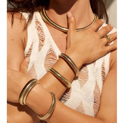Awinesn Gold Bangles for Women, Gold Bracelets for Women Chunky Bangle Bracelets for Womens Bracelets Stack Tarnish Free Gold Jewelry Set of 3 for Womens Fashion Accessories Gifts for Mom